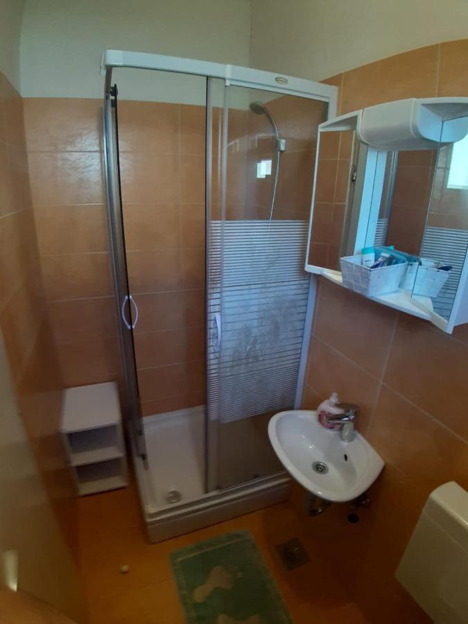 Apartmani Milka Pakoštane エクステリア 写真